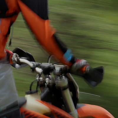 Xmotos углубляет корни внедорожной культуры и приветствует делегацию отрасли на базе Уи